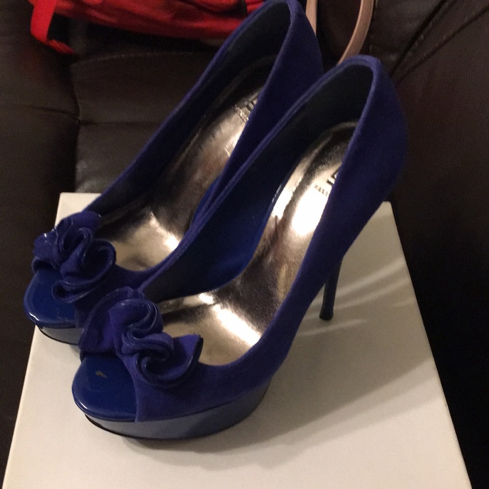 Shoes - Picture 3 of 3